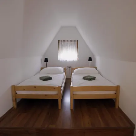 Anita - Dovolenka Pre Rodiny Pri Balatone בלטונקראטיה